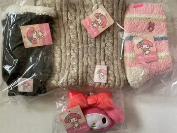 산리오 마이멜로디 장갑 넥워머 양말 마스코트 키링