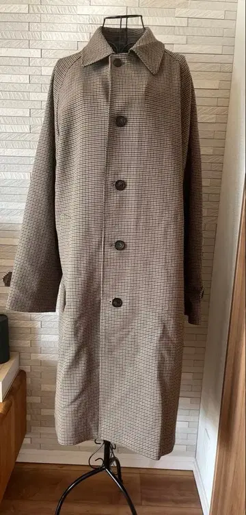 GU 브라운 체크 스텐카라 코트