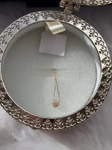 Vendome Aoyama 2022 홀리데이 컬렉션 목걸이