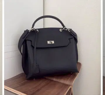 새상품 gypsohila 지프소피아 가죽 백 M