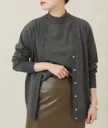 이에나 울 100% ALBA V넥 앙상블 그레이