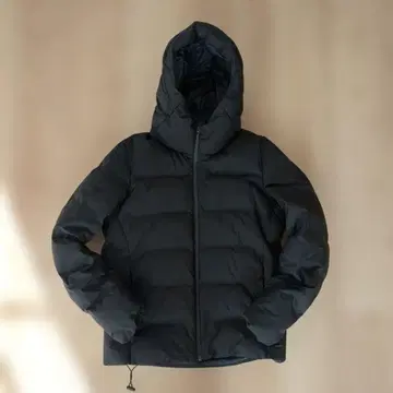 UNIQLO 심리스 다운 자켓 M (블랙)