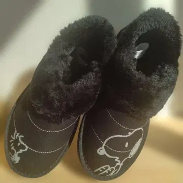 새상품 미사용 스누피 퀼팅 복슬복슬 어그 부츠 사이즈 22.5cm
