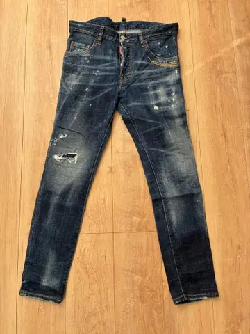 새상품급 DSQUARED2 퀘어 44 데미지