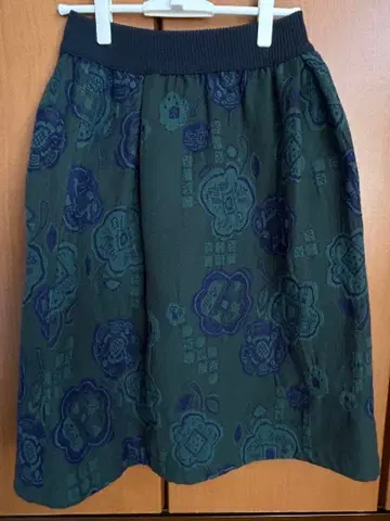 M. & KYOKO 그린 스커트 무릎 기장