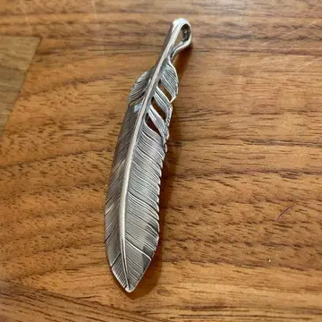 LUCKY JOHN 럭키존 페더 펜던트 RIGHT S 사이즈