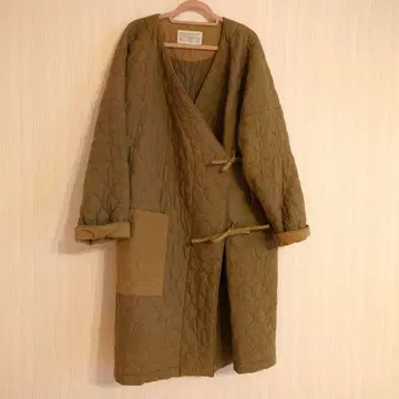 chree 삿포로 카키 올리브 그린 퀼팅 롱 코트