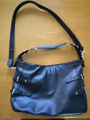 ZARA 블랙 숄더백