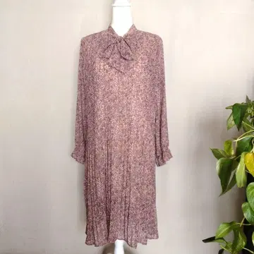 엑시즈팜 롱 원피스 플리츠 보타이 꽃무늬 M