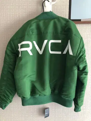 RVCA 그린 플라이트 자켓 L 사이즈
