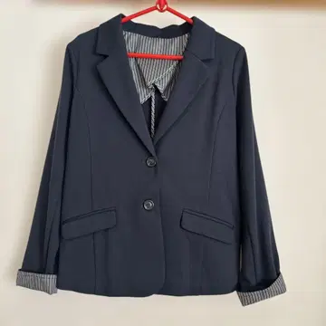 네이비 컬러 싱글 자켓