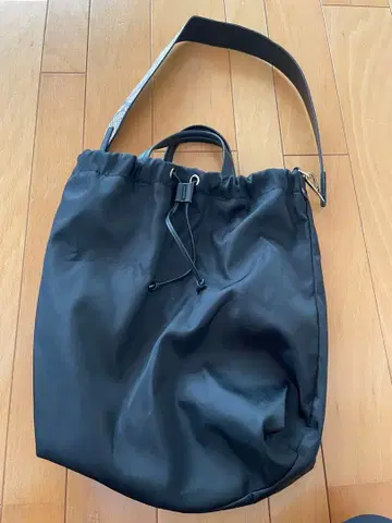 블랙 나일론 숄더백