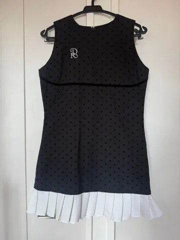 다리치 슬리브리스 도트 무늬 원피스