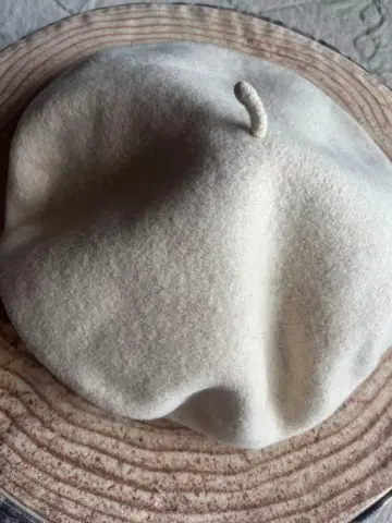 울 화이트 베레모 프랑스제 모 100