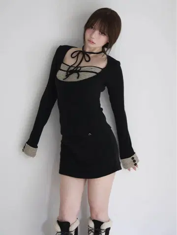 Aiden 베이비 리본 세트 업 블랙 앤 메리