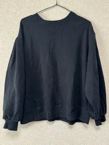 Ungrid 블랙 맨투맨 벌룬 소매