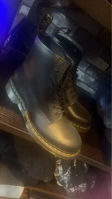 Dr.Martens 8홀 부츠 미사용 새상품
