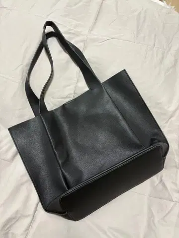 ZARA 블랙 토트백