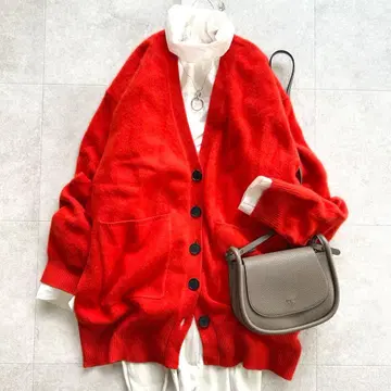 컨디션 최상 보르지 Ballsey 플러피얀 V넥 가디건