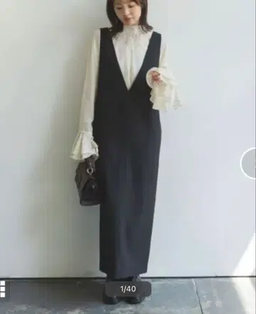 [ 새상품 ] noble 스트레이트 V넥 원피스