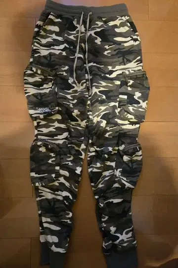 안티비스크 카고 팬츠 카모플라쥬