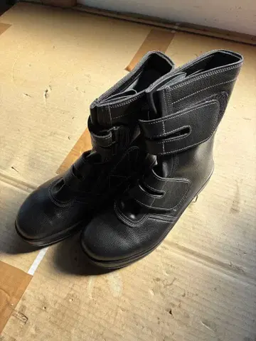 시몬 반장화 25.5 미사용 새상품.