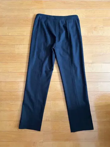 아르마니의 핏 좋은 팬츠