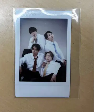 니시코리 폴라로이드 단체 사진