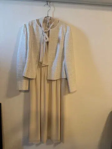 아이보리 세레모니 수트 38