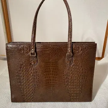 브라운 크로커다일풍 토트백