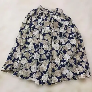꽃무늬 네이비 플레어 스커트 사이즈 9