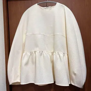 Ballisey 아이보리 페플럼 셔츠 긴팔