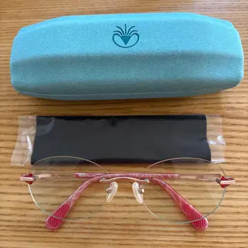 아이브레라 핑크 메탈 프레임 타원형 안경