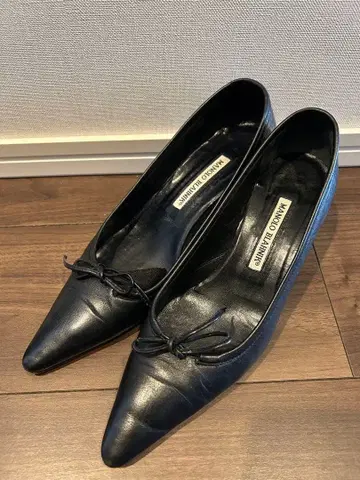 마놀로 블라닉 가죽 펌프스 블랙 새상품급 37 빈티지