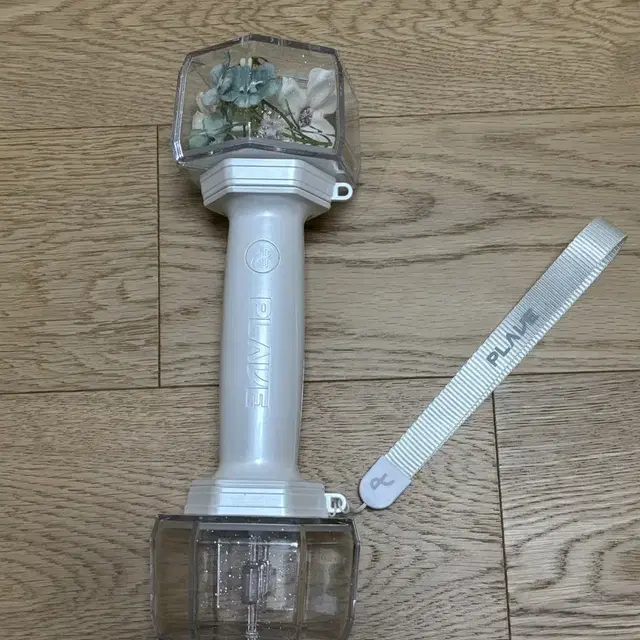 플레이브 응원봉 아뵹, 스트랩