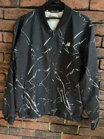 [ New Balance ] 마블 패턴 집업 자켓