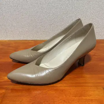 새상품급 요시토 베이지 스틸레토 펌프스 25cm