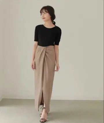 LOr 브라운 타이트 스커트 카지마리