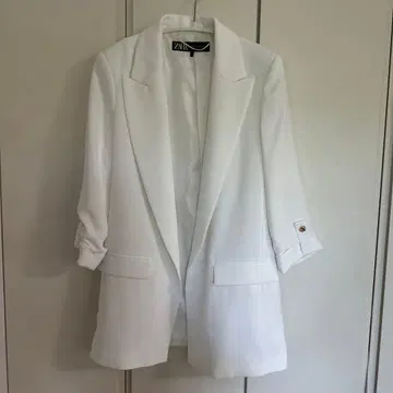 ZARA 화이트 테일러드 자켓 34