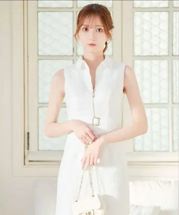 JEWELS 트위드 슬리브리스 프론트 지퍼 미니 드레스 새상품급