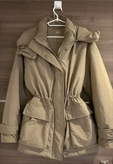 유니클로 하이브리드 다운 여성용 M