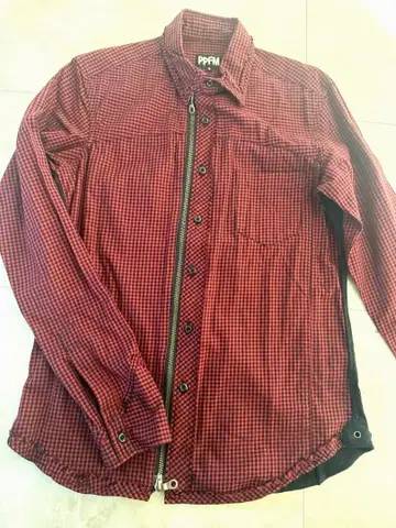 PPFM 빨간색과 블랙 체크 무늬 셔츠 신의 의류