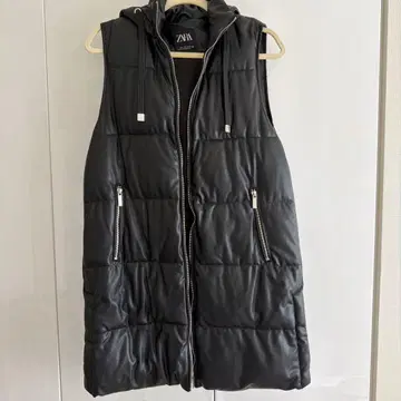 ZARA 블랙 퀼팅 베스트 후드 부착