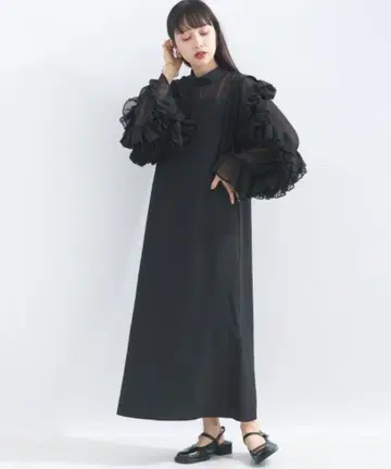 terrace 플루엔트카르제 x 쉬폰 프릴 시어 슬리브 원피스