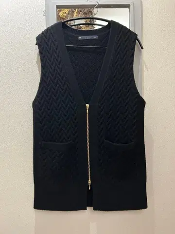 martinique 블랙 니트 베스트