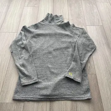 할리우드 런치마켓 스트레치 플라이스 터틀넥 사이즈 4