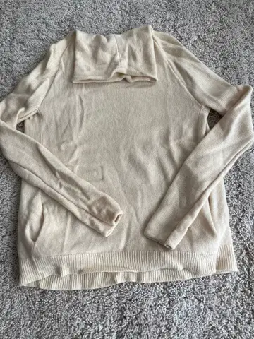 캐시미어 100% Theory 포켓 부착 터틀 니트 42000엔 정도