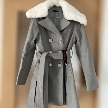 퍼 달린 그레이 코트