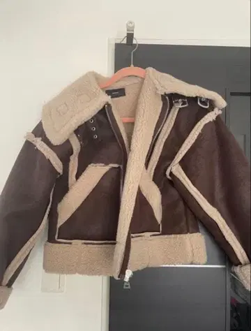 EMODA 무스탕 숏 블루종