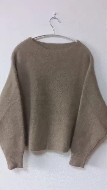 apart by lowrys 라쿤 혼 니트 포근니트 베이지